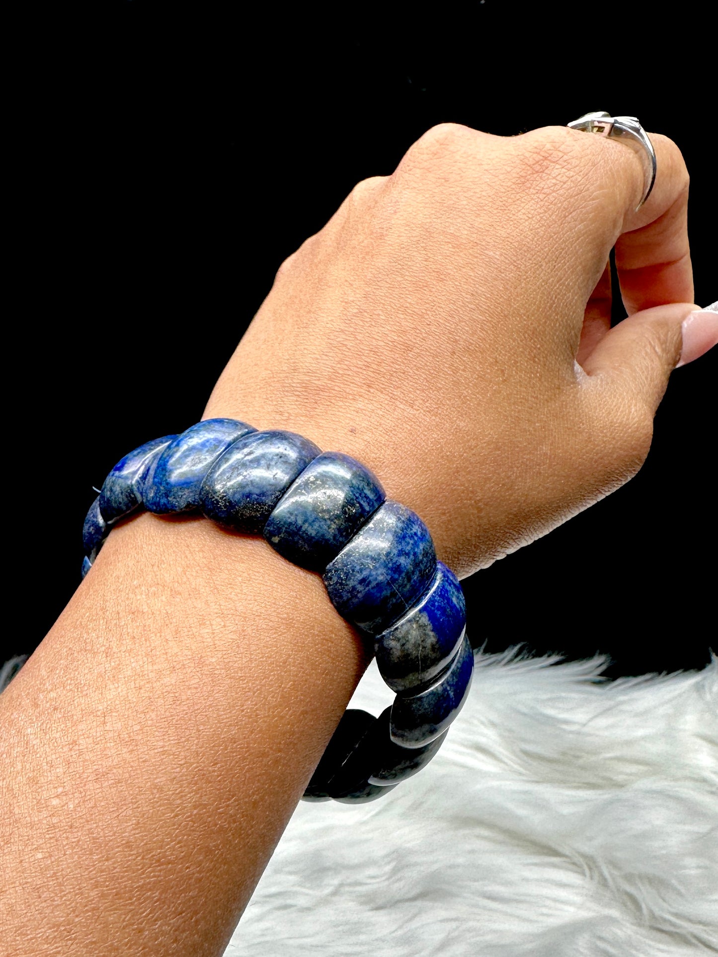 Lapis Lazuli Crystal Bangle Bracelet – Natural Deep Blue Stone, Timeless & Elegant Design