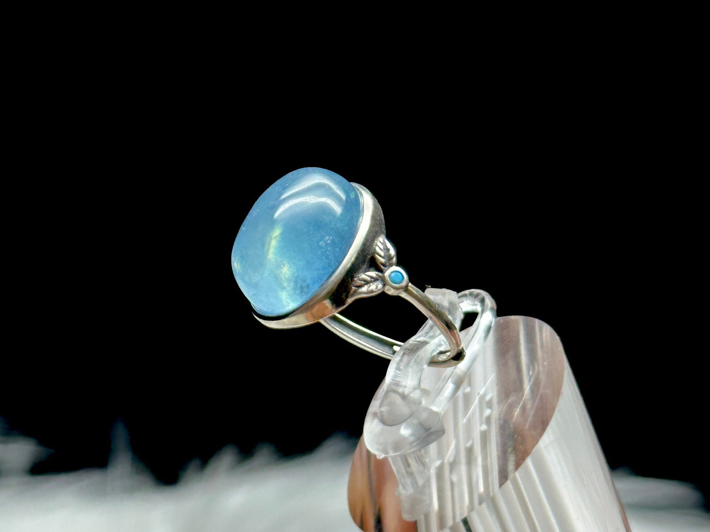 Unveil Tranquil Beauty with our High-Quality Gemstone Pakistan Aquamarine Crystal Ring