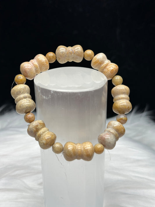 Natural Coral Jasper Crystal Bracelet - Healing Energy and Stylish Comfort