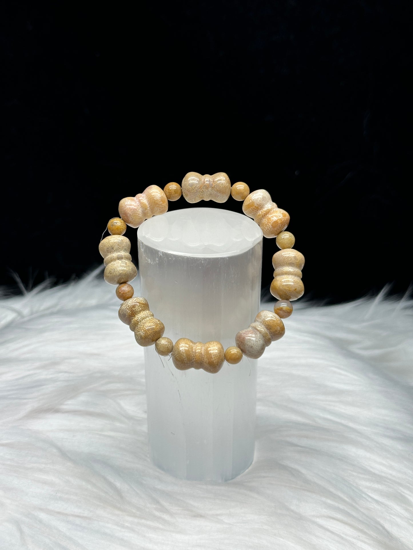 Natural Coral Jasper Crystal Bracelet - Healing Energy and Stylish Comfort