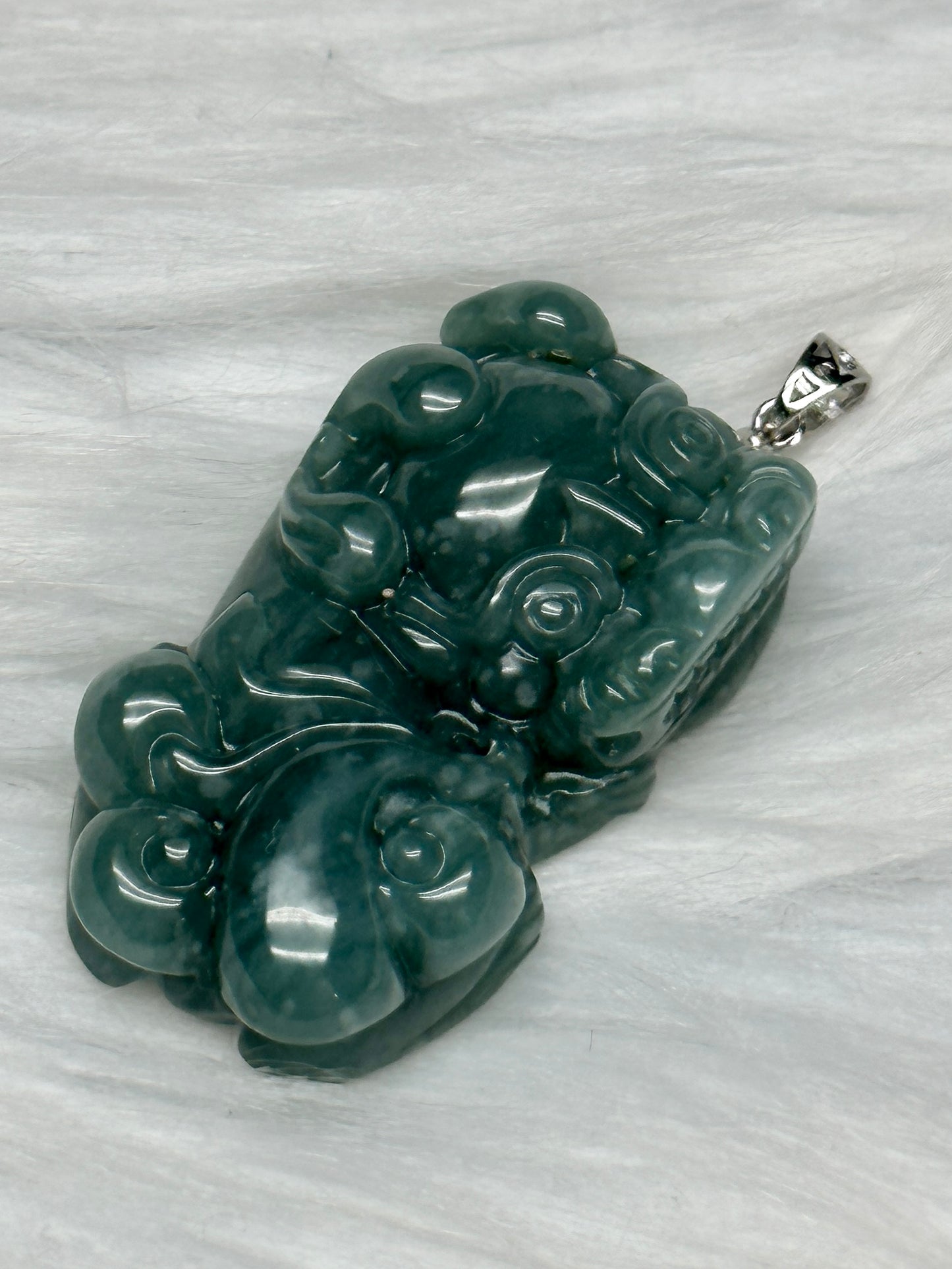 High-Quality Jade Pixiu Pendant – Hand-Carved Lucky Talisman with Sterling Silver Hook
