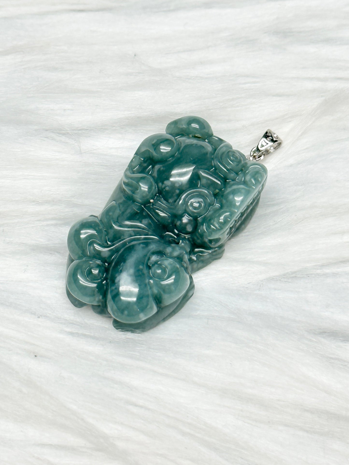 High-Quality Jade Pixiu Pendant – Hand-Carved Lucky Talisman with Sterling Silver Hook