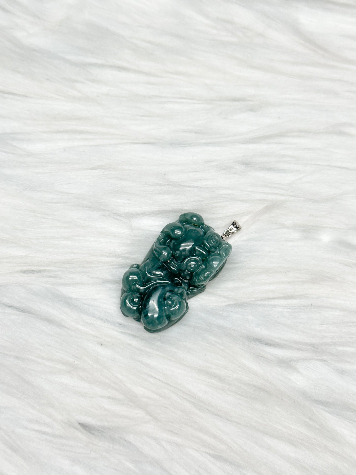 High-Quality Jade Pixiu Pendant – Hand-Carved Lucky Talisman with Sterling Silver Hook