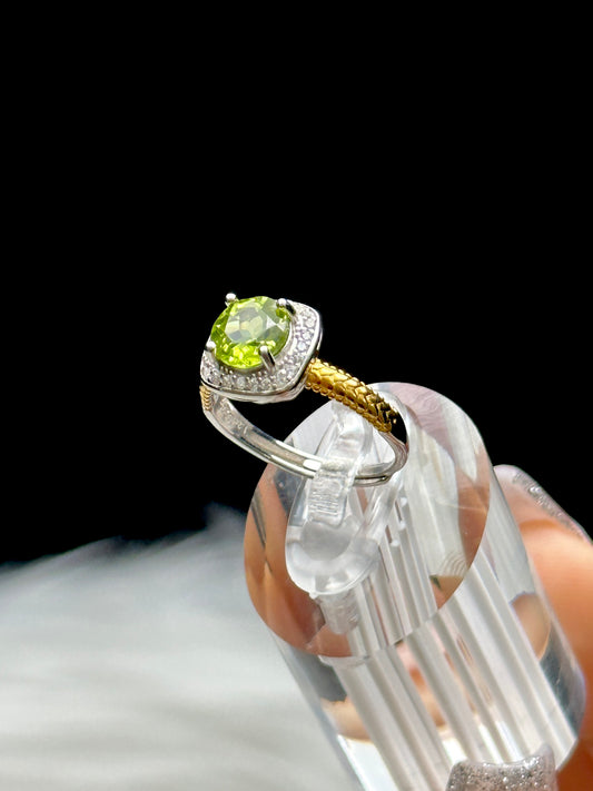 High-Quality Peridot Crystal Ring – Sterling Silver, Adjustable Size, Natural Gemstone