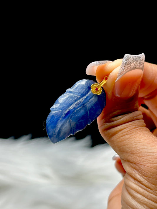 Natural Kyanite Crystal Leaf Pendant – Sterling Silver