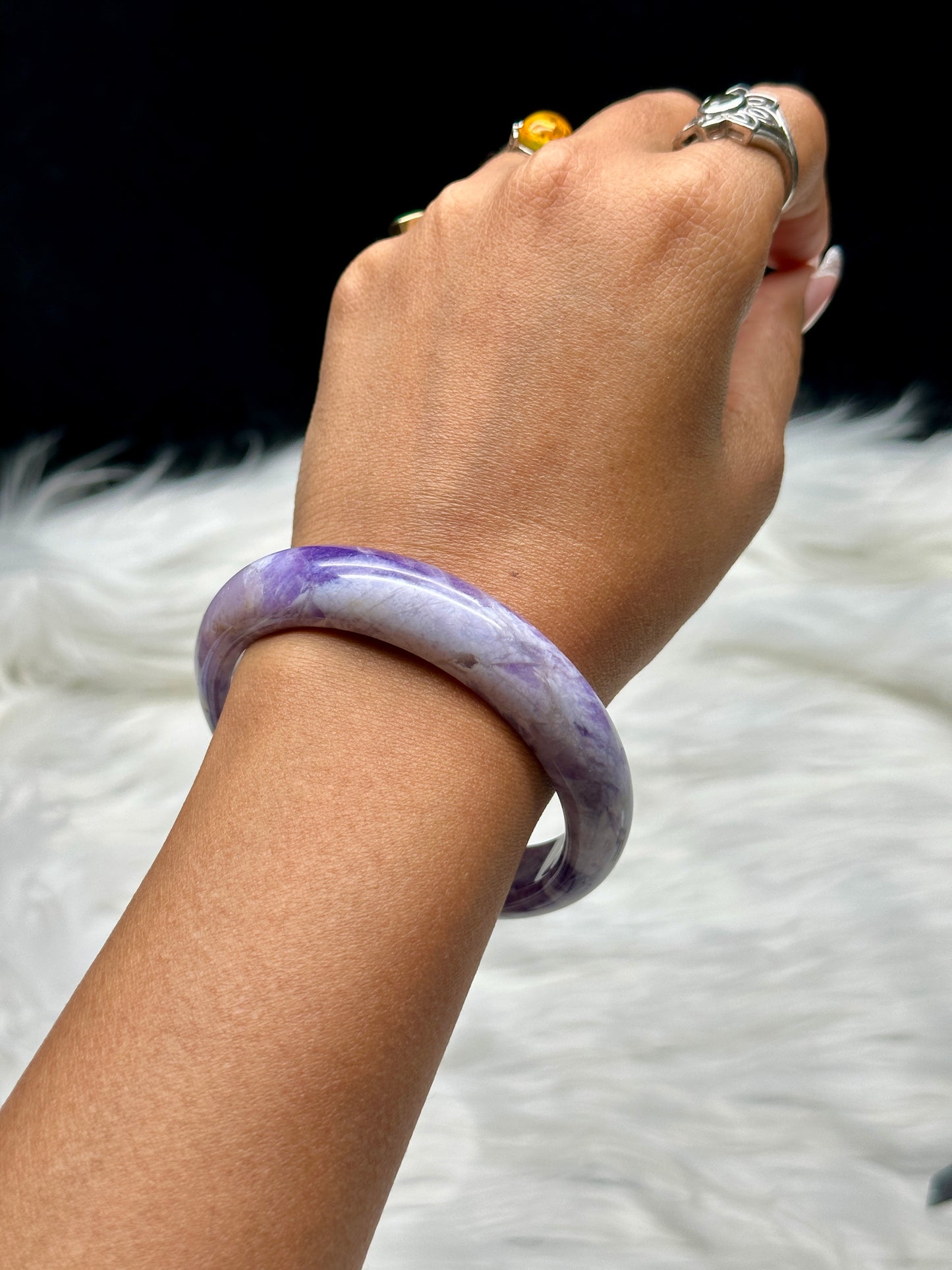 Natural Amethyst Agate Crystal Bangle – Unique, Polished Gemstone Bracelet for Healing & Style