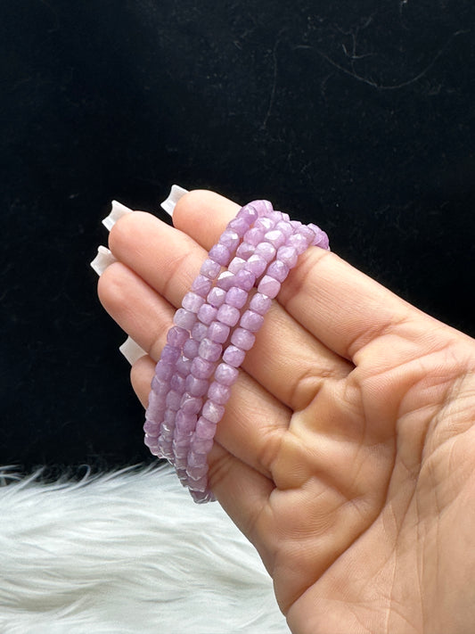 Faceted Kunzite Crystal Bracelet – 4mm High-Quality Beads, Elegant & Calming Energy