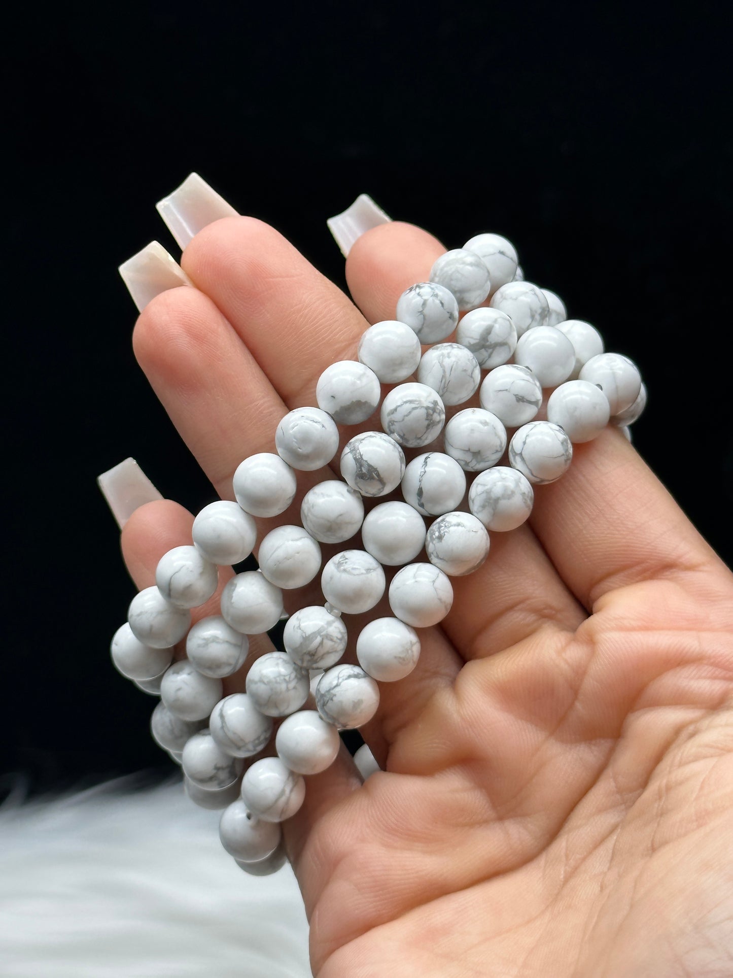 Natural Howlite Crystal Bracelet – 8mm Gemstone Beads, Stretchable Cord, Calming Energy