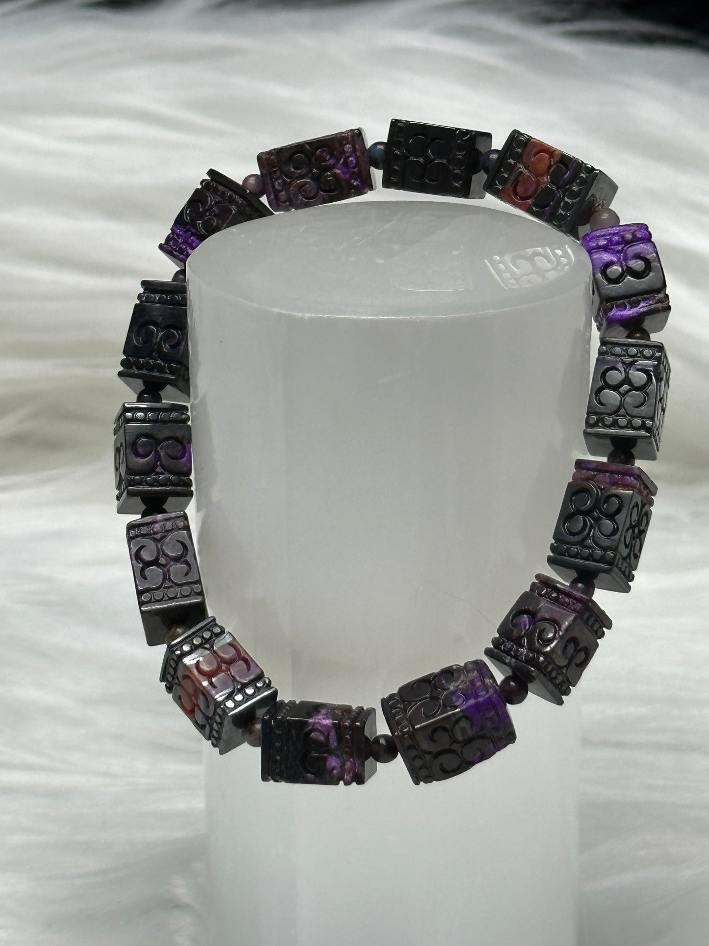 Natural Top-Quality Sugilite Crystal Bracelet – Hand-Carved Beads, Stretchable Cord