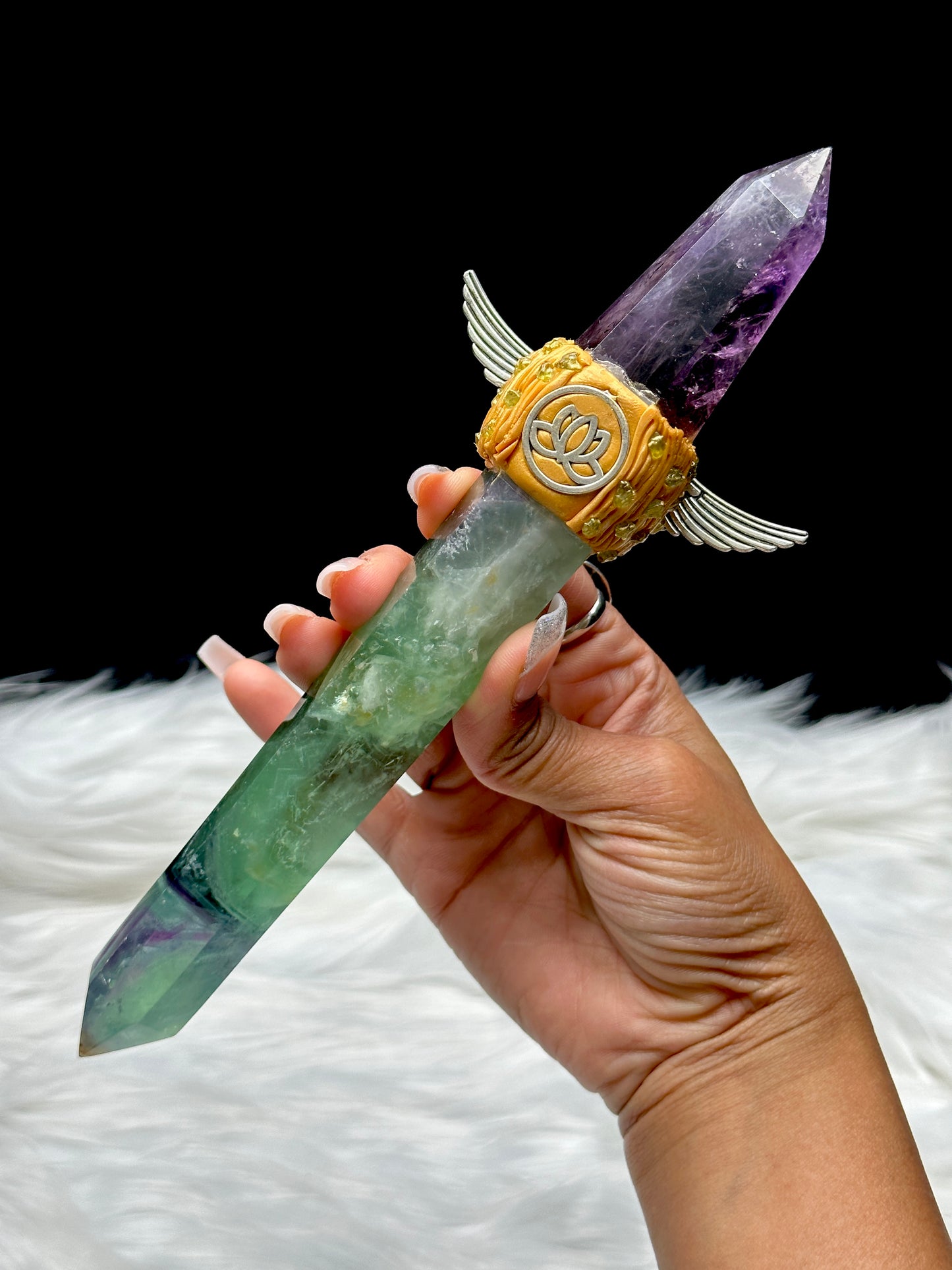 Fluorite and Amethyst Crystal Wand – Natural Healing Wand for Energy Balancing & Chakra Alignment