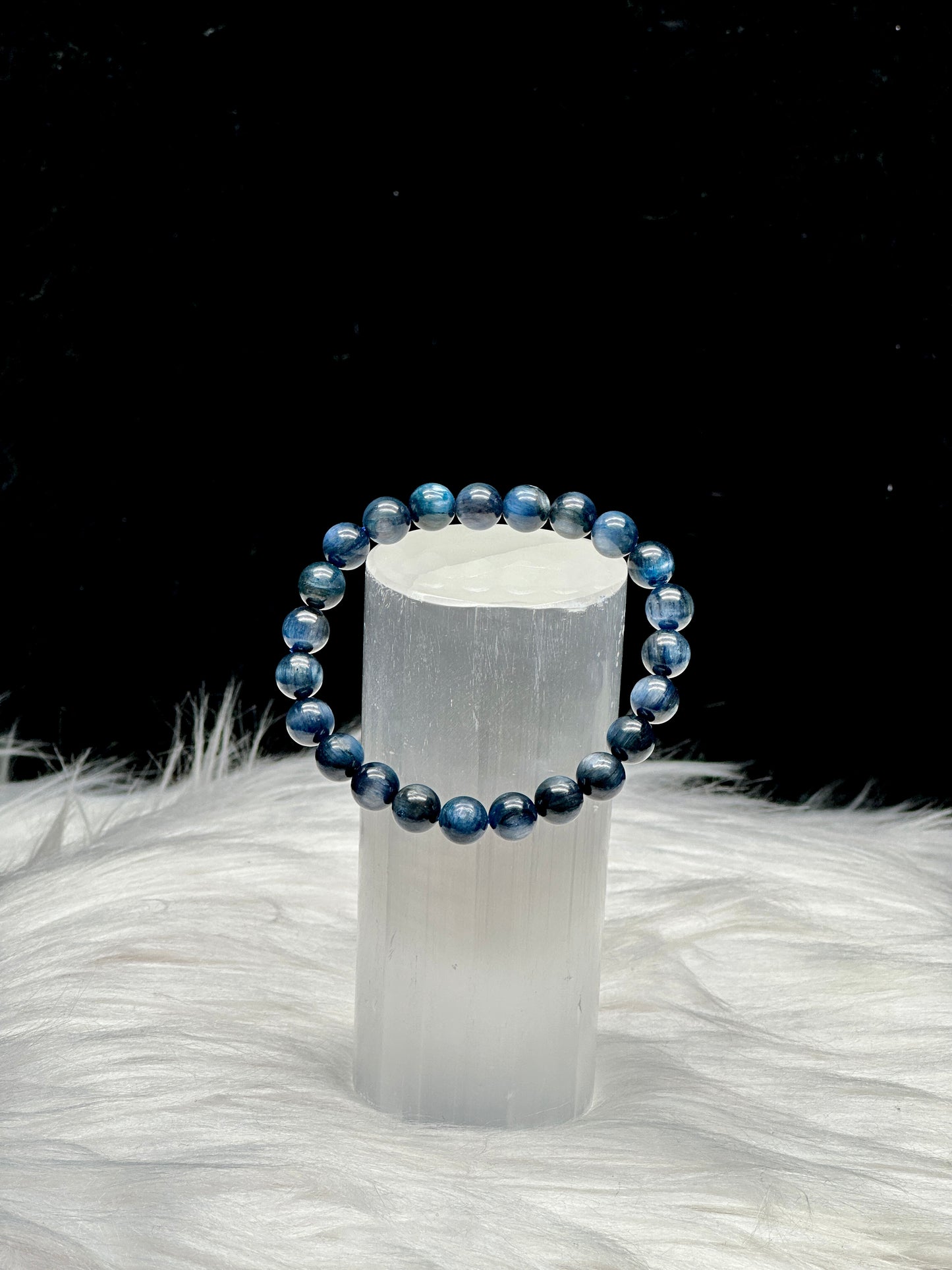 Natural Blue Kyanite Crystal Bracelet - Unleash the Power of Healing Energy