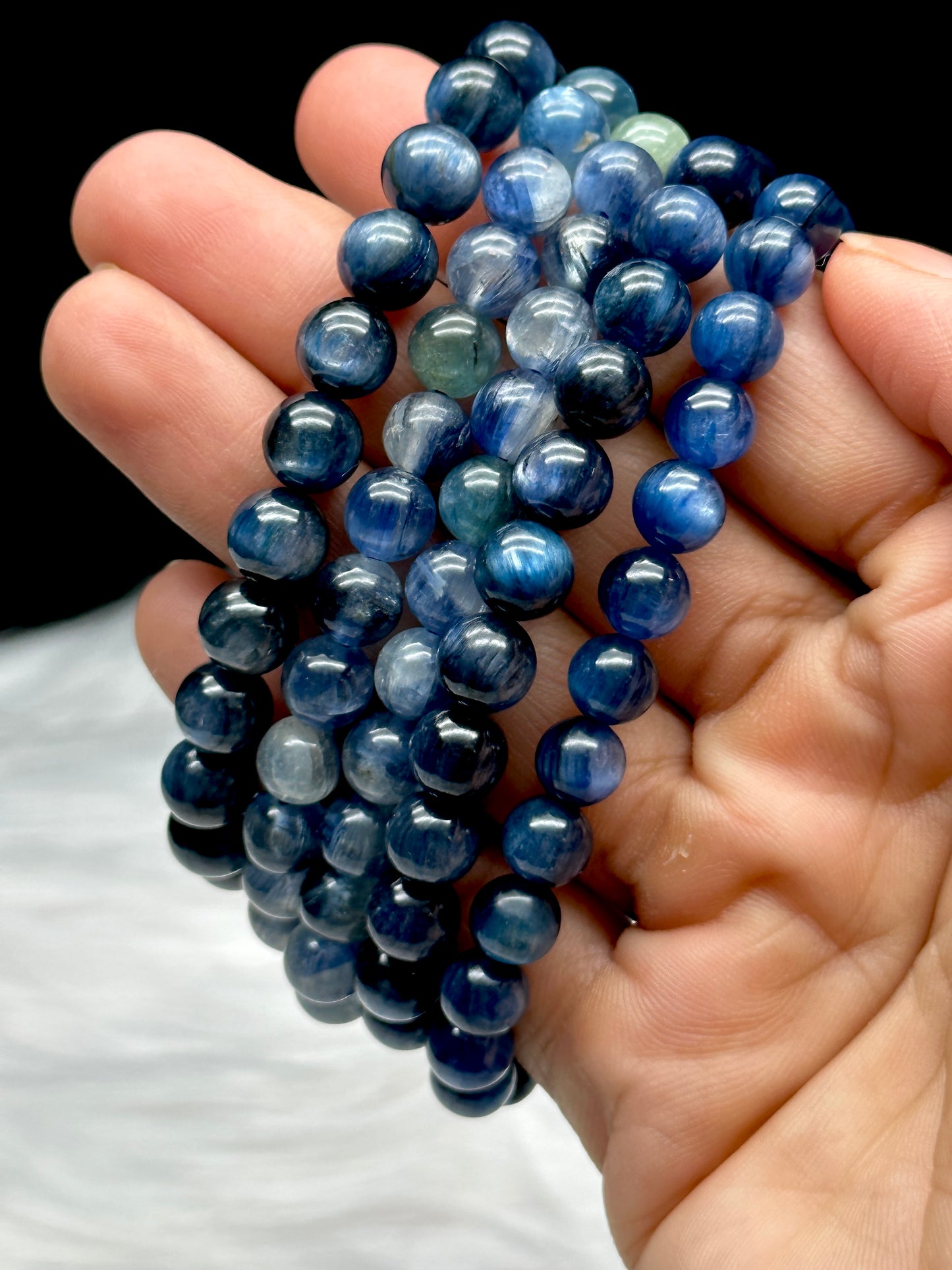 Natural Blue Kyanite Crystal Bracelet - Unleash the Power of Healing Energy