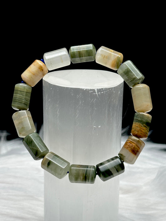 Experience the Enchanting Energies of Green Agate with Our High-Quality Crystal Bracelet