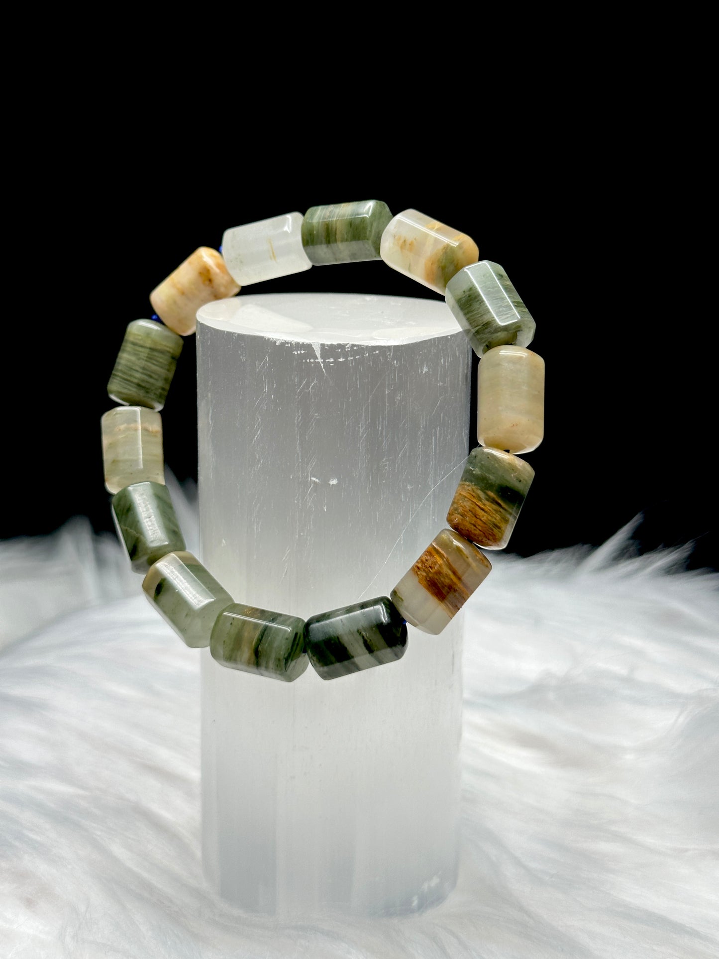 Experience the Enchanting Energies of Green Agate with Our High-Quality Crystal Bracelet