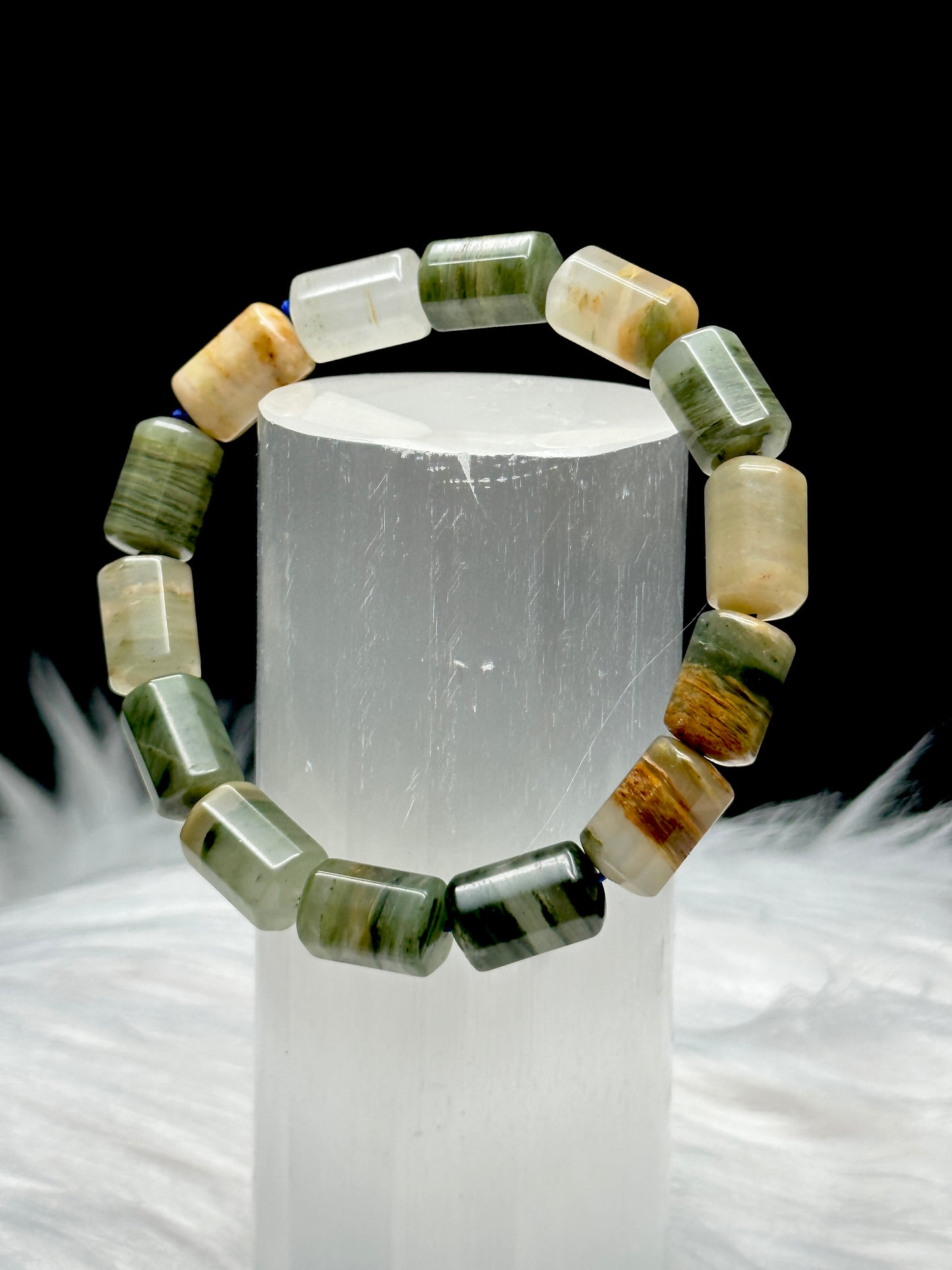 Experience the Enchanting Energies of Green Agate with Our High-Quality Crystal Bracelet