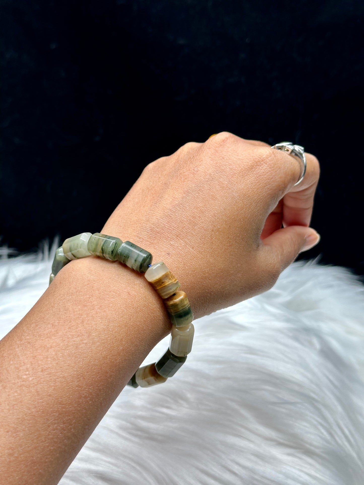 Experience the Enchanting Energies of Green Agate with Our High-Quality Crystal Bracelet