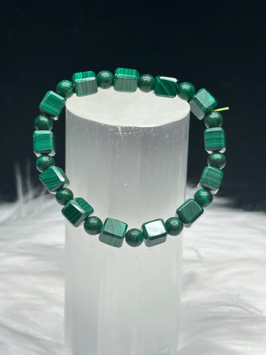 High-Quality Malachite Crystal Bracelet - Unleash Healing Energy in Style