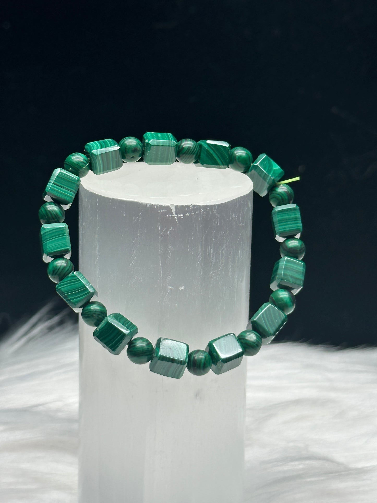 High-Quality Malachite Crystal Bracelet - Unleash Healing Energy in Style