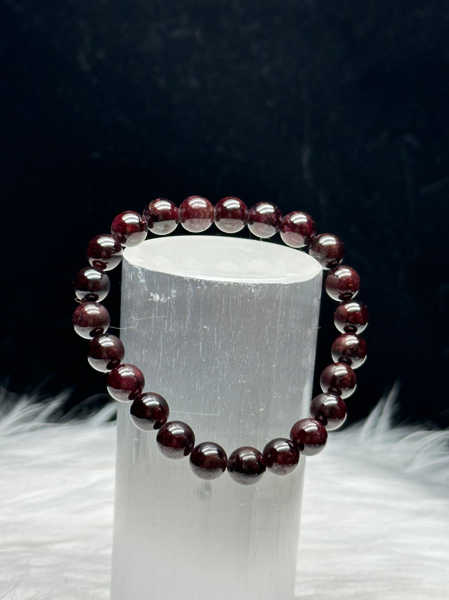 Beautiful Garnet Crystal Healing Stretch Bracelet - 8mm Bead Size - Top-Quality Gemstone