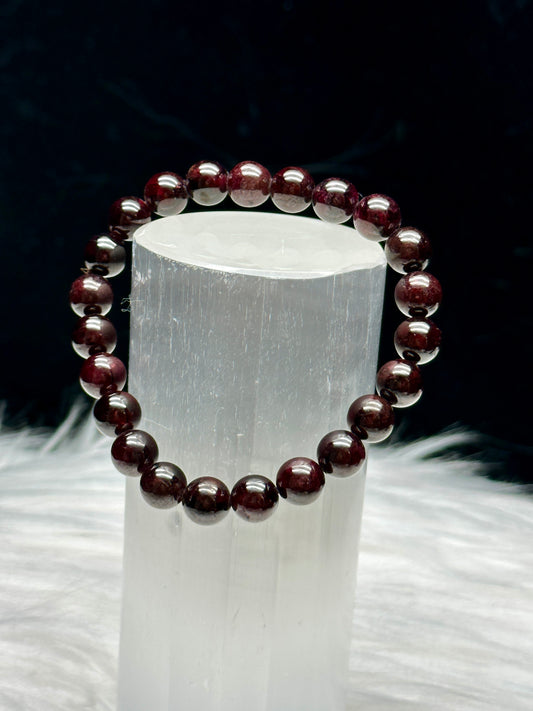 Beautiful Garnet Crystal Healing Stretch Bracelet - 8mm Bead Size - Top-Quality Gemstone