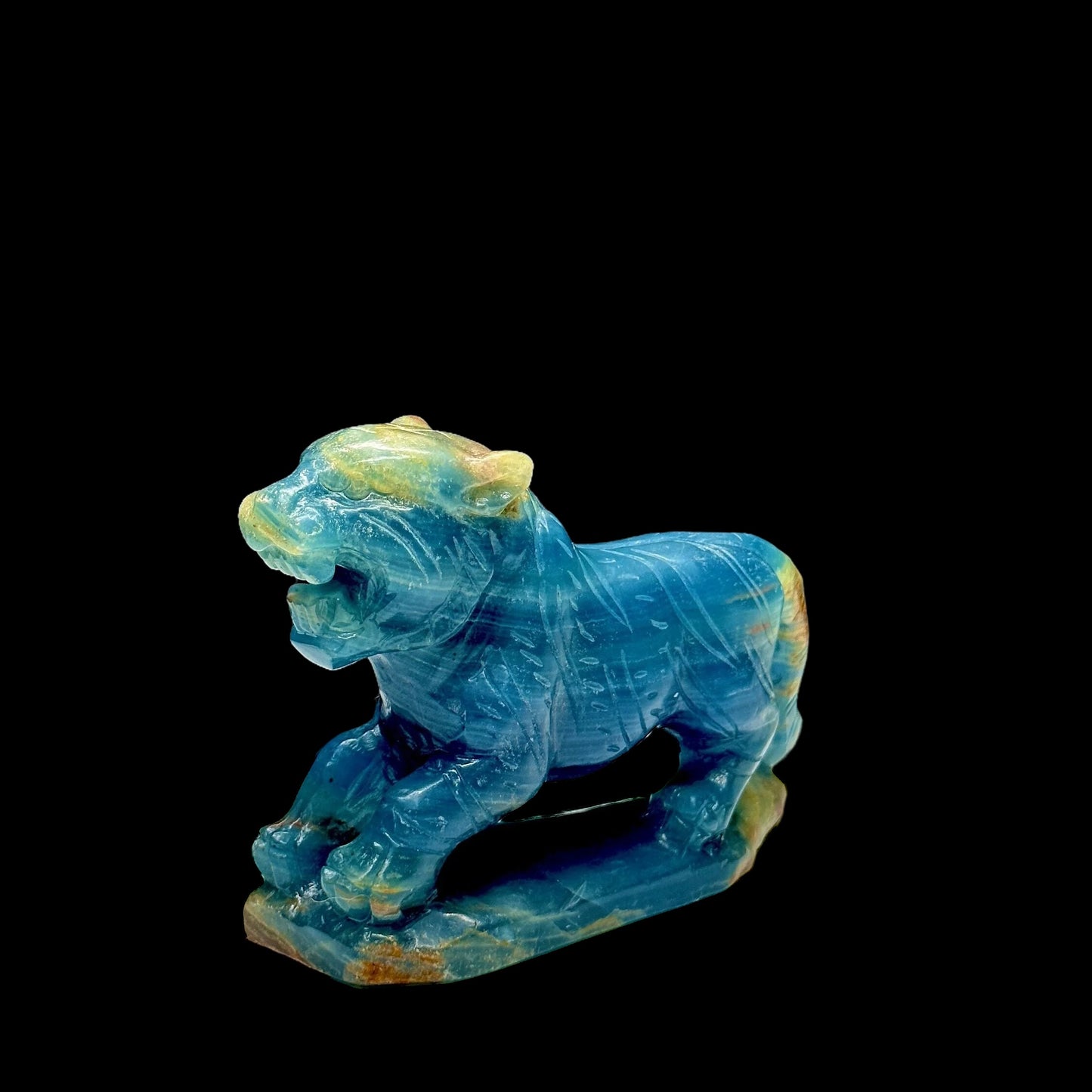 Blue Onyx Tiger Carving, Hand Carved Blue Onyx Crystal Tiger - 1kg weight