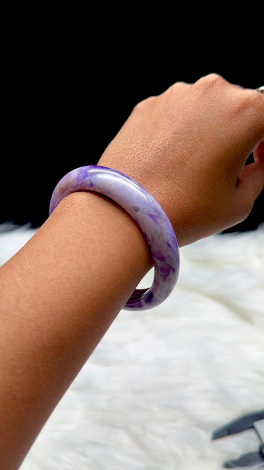 Natural Amethyst Agate Crystal Bangle – Unique, Polished Gemstone Bracelet for Healing & Style