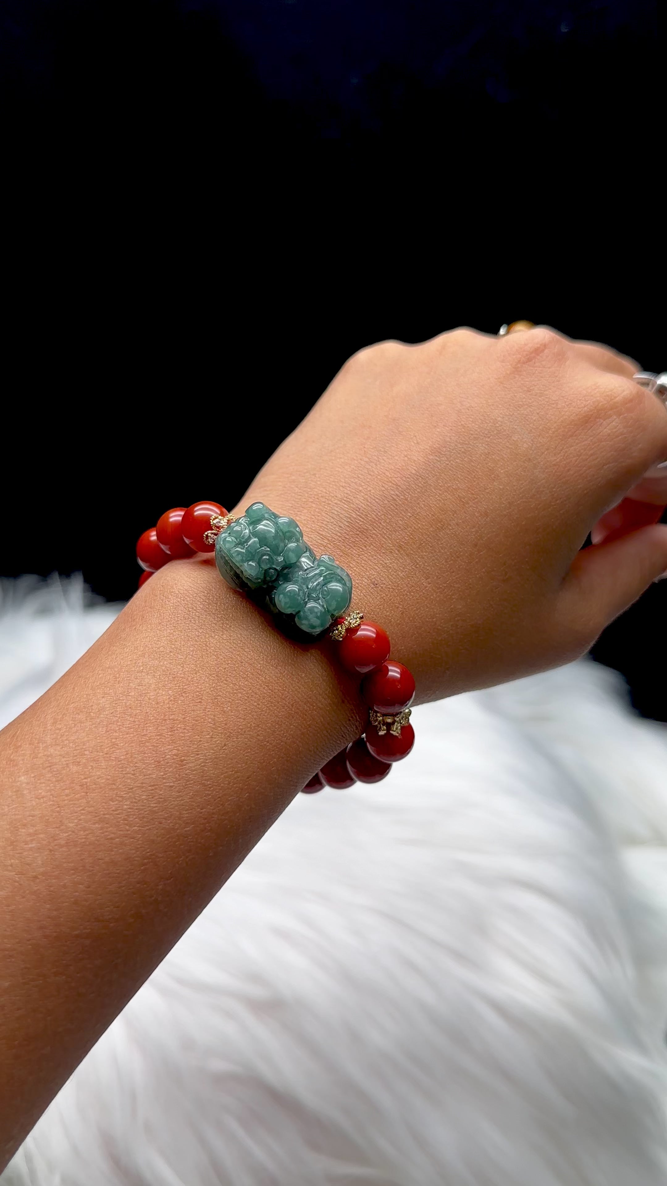 High-Quality Red Jade Bracelet with Jade Pixiu – 10mm Beads