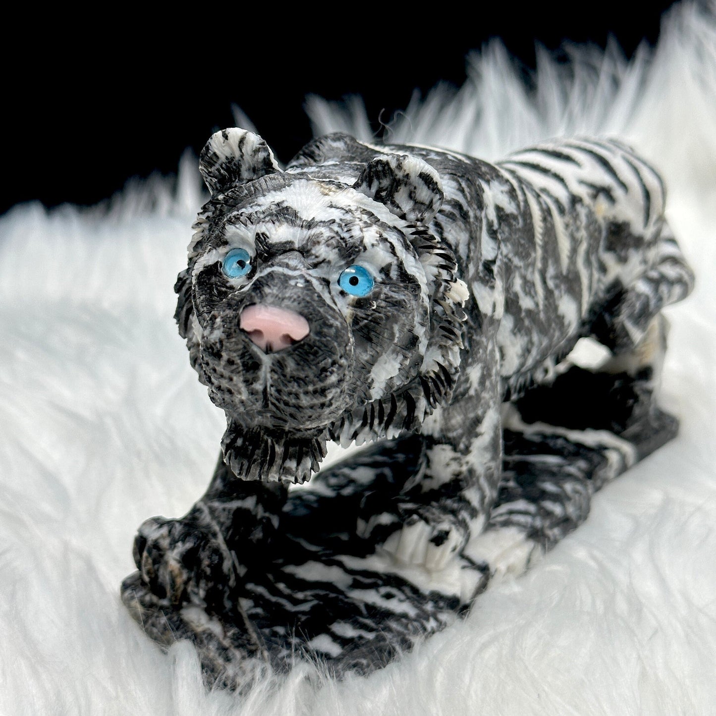 High Quality Zebra Jasper Tiger Carving, Hand Carved, Crystal Zebra Jasper Hand Carved Tiger - 1.2kg