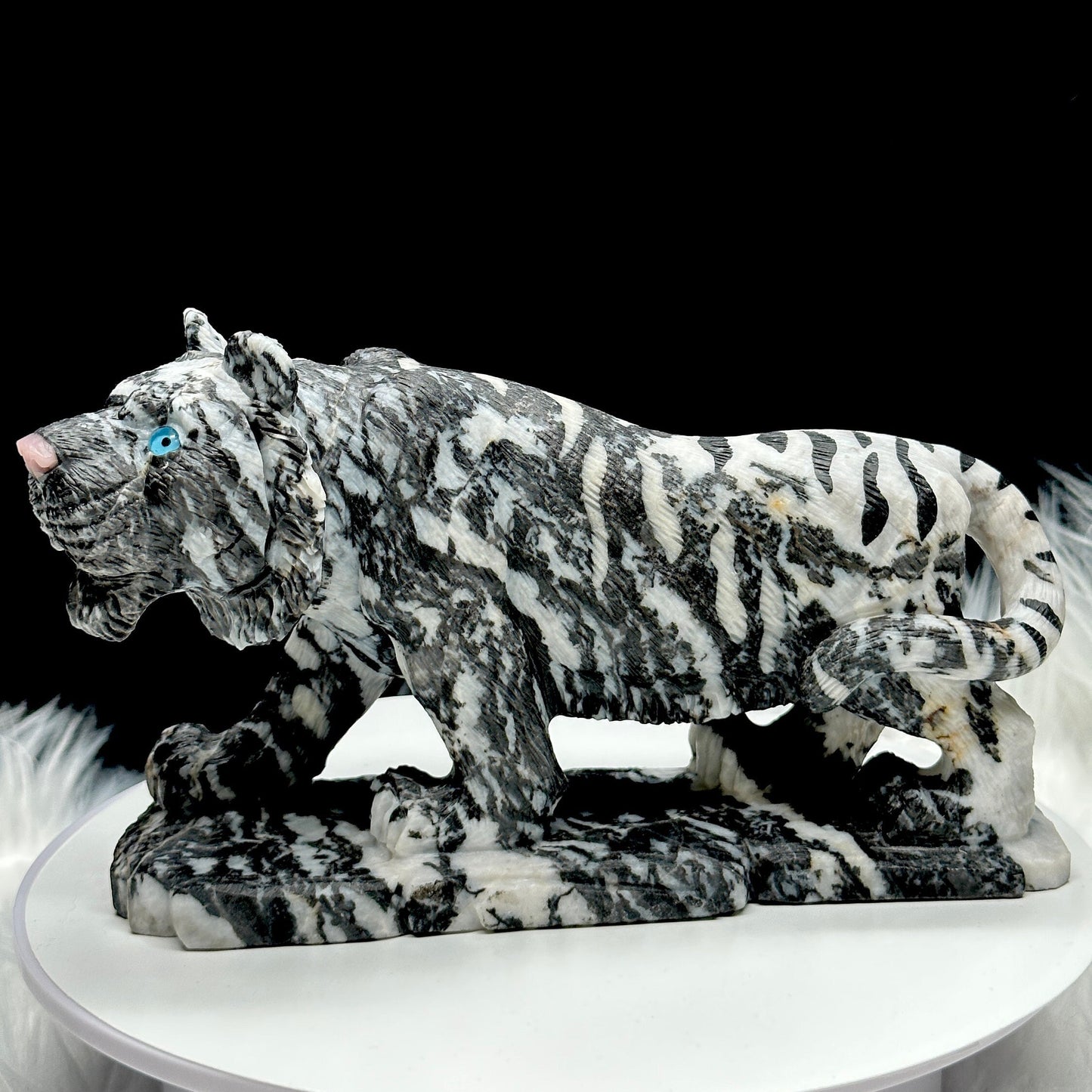 High Quality Zebra Jasper Tiger Carving, Hand Carved, Crystal Zebra Jasper Hand Carved Tiger - 1.2kg