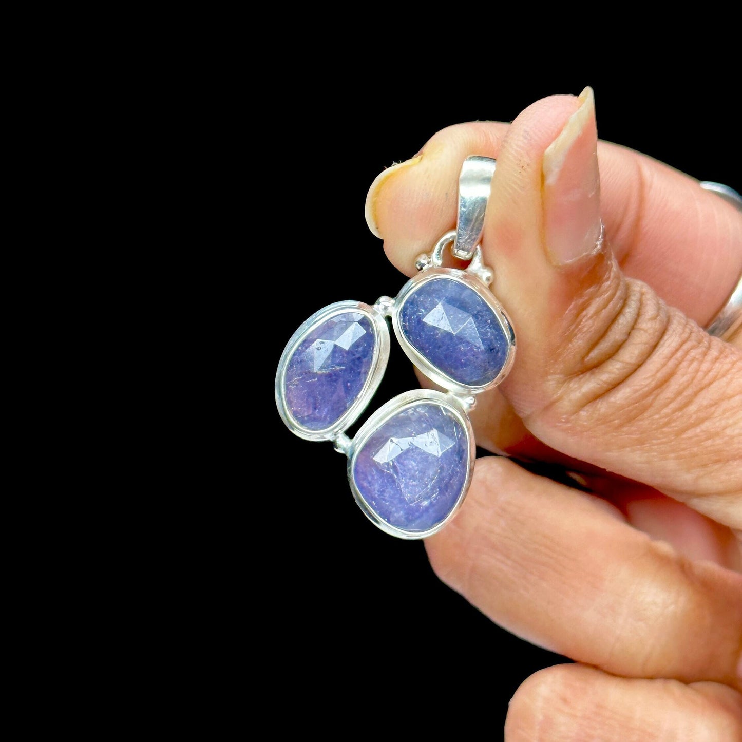 Beautiful Natural Tanzanite Pendant in S925 Silver