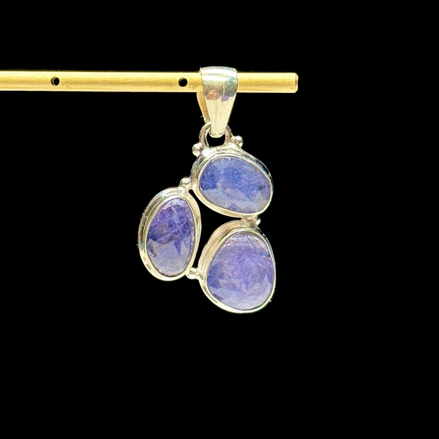 Beautiful Natural Tanzanite Pendant in S925 Silver