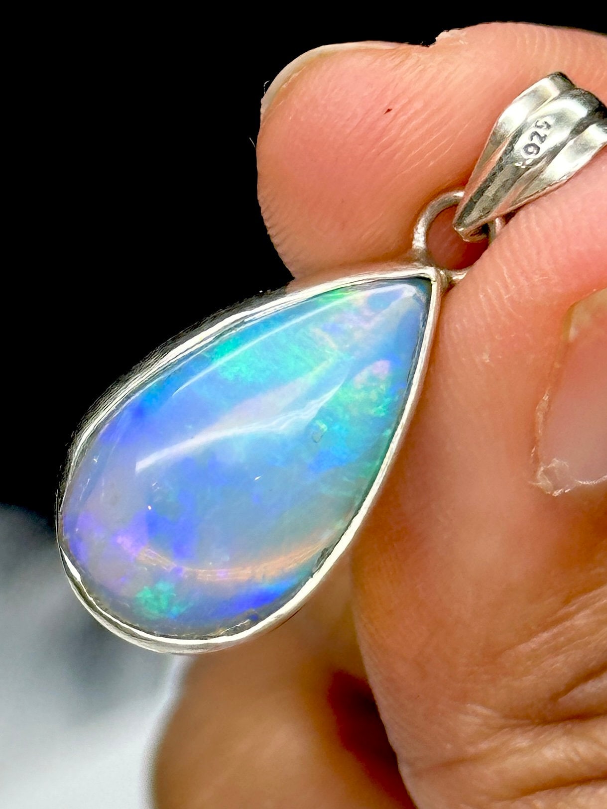 Natural Ethiopian opal Pendant in 925 Sterling Silver - Gift Item