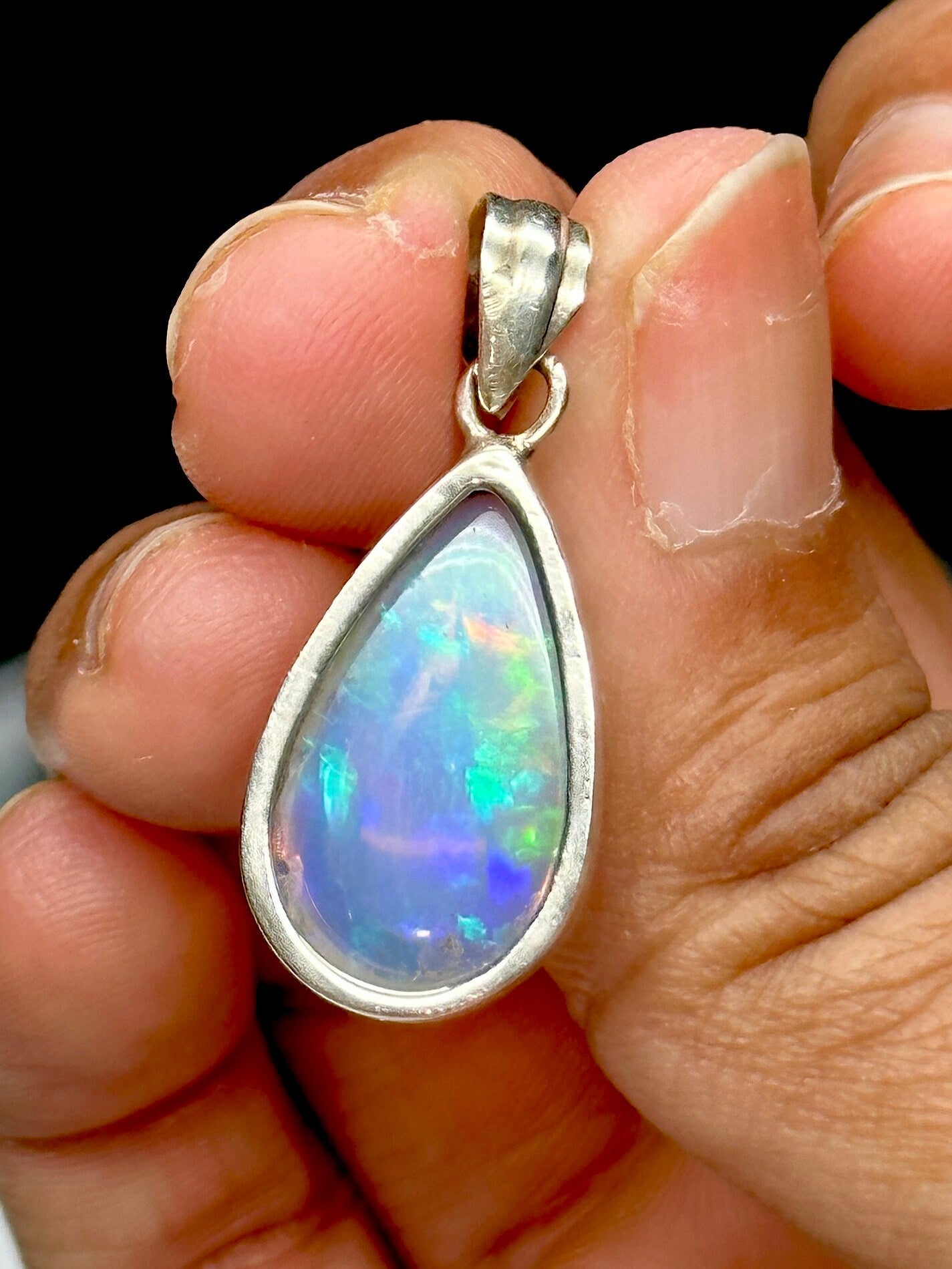 Natural Ethiopian opal Pendant in 925 Sterling Silver - Gift Item