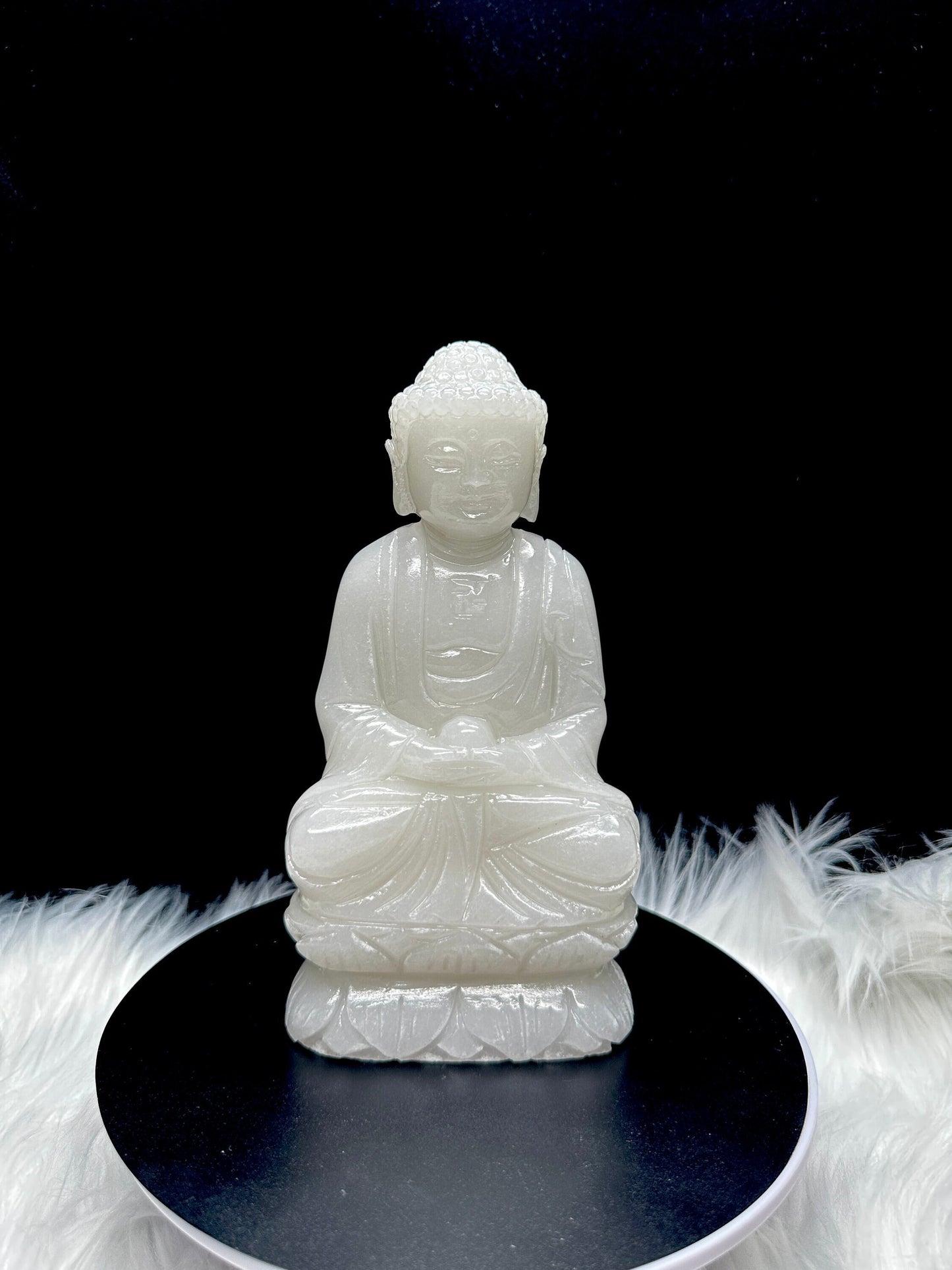 Elegant White Jade Buddha Carving - Serenity and Wisdom