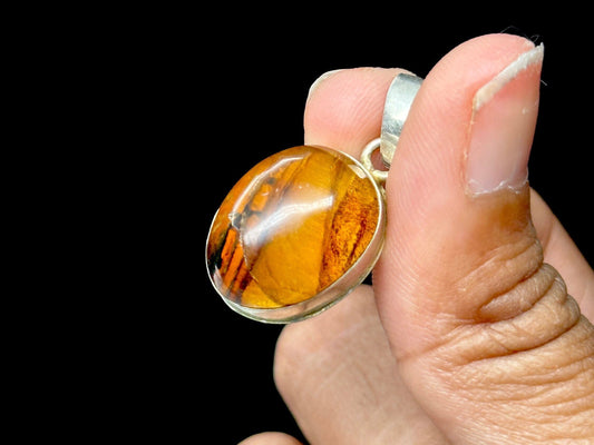 Beautiful Amber Pendant in 925 Sterling Silver