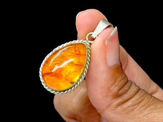 Natural Amber in 925 Sterling Silver Pendant