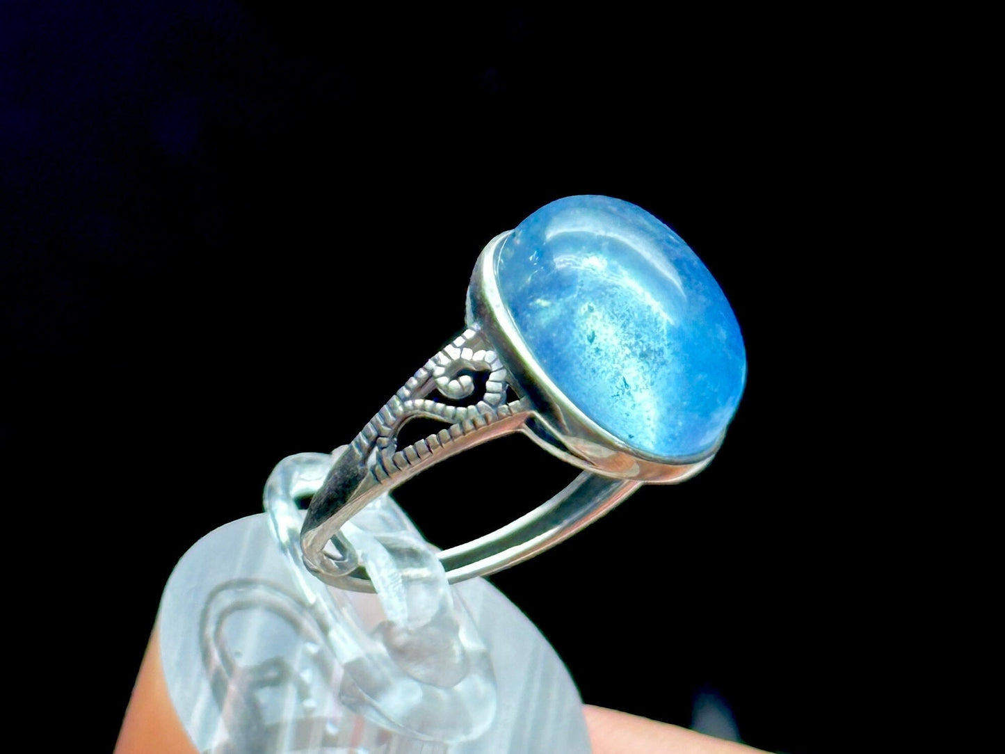 Experience Tranquility with our High Quality Gemstone Pakistan Aquamarine Crystal Ring in Sterling Silver