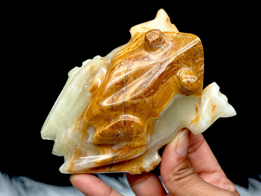 Green Onyx Crystal Frog Carving, Crystal Carving